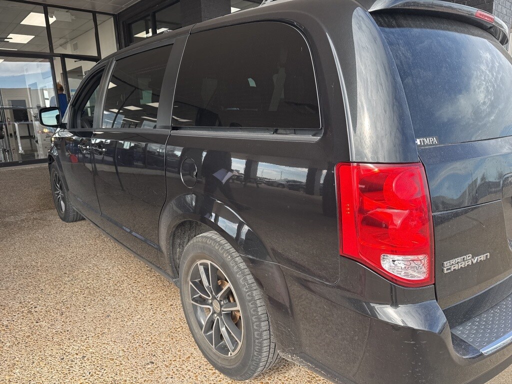 2018 Dodge Grand Caravan GT photo 2