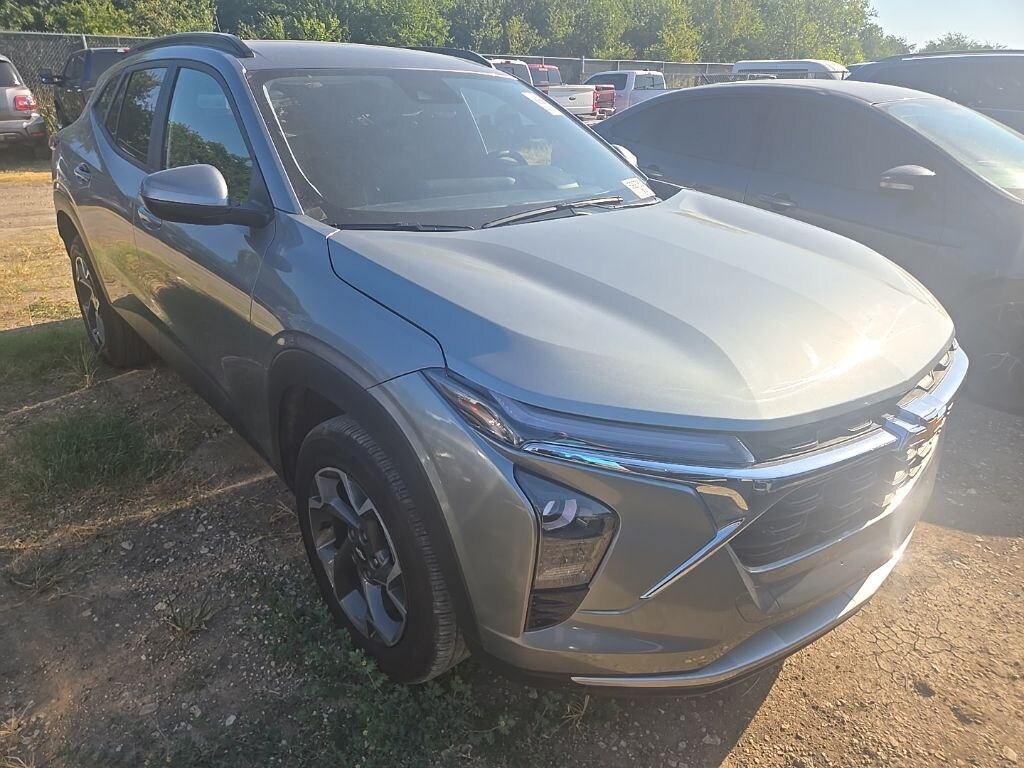 Certified 2025 Chevrolet Trax LT SUV