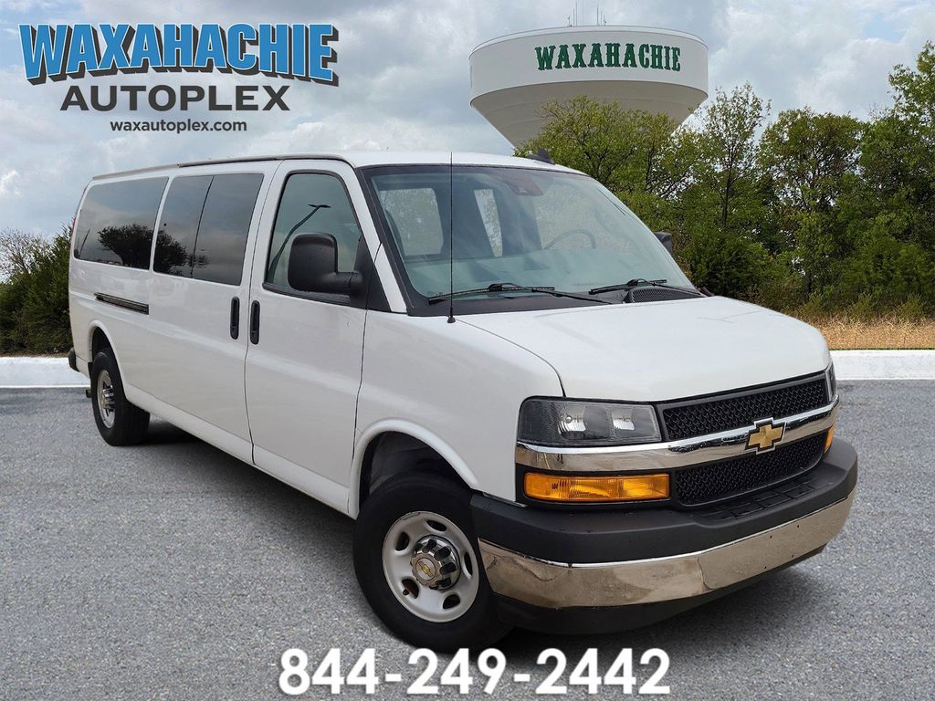 2024 Chevrolet Express 3500 LT Extended's photo