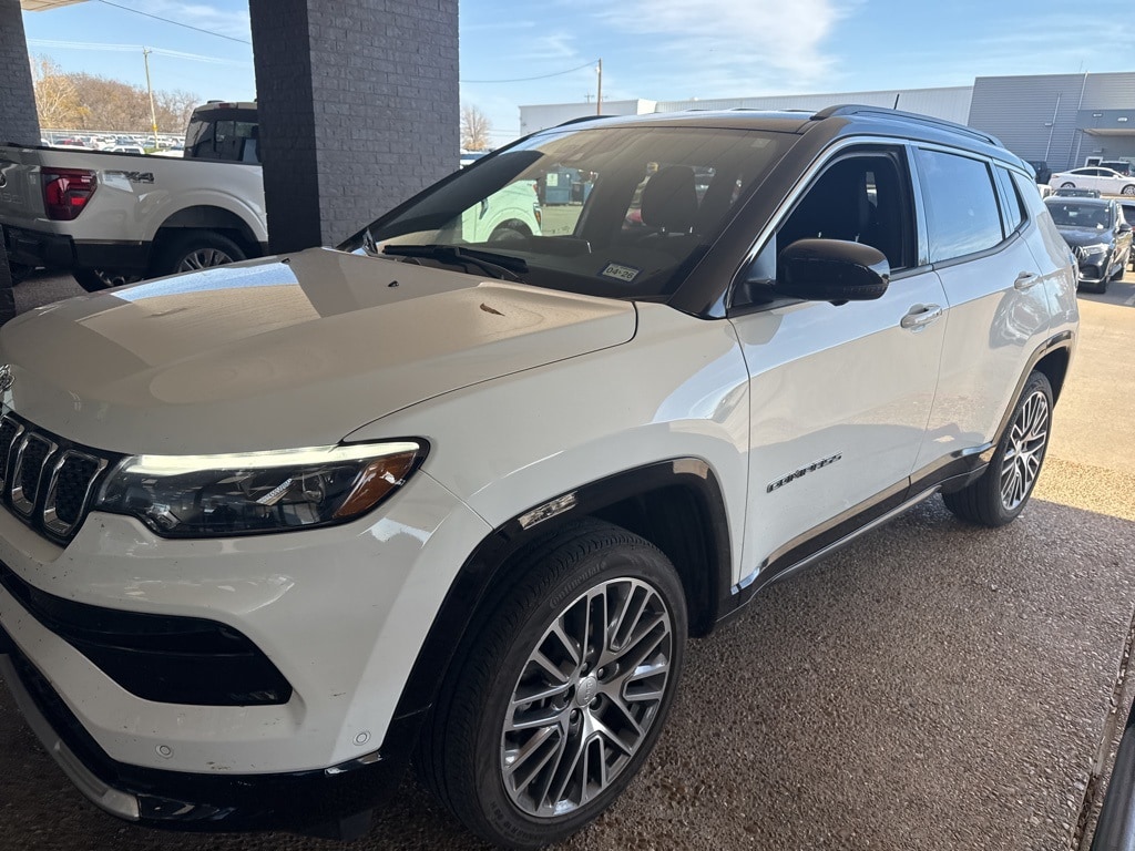 2023 Jeep Compass Limited's photo