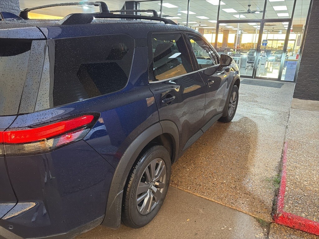 Used 2025 Nissan Pathfinder SV SUV