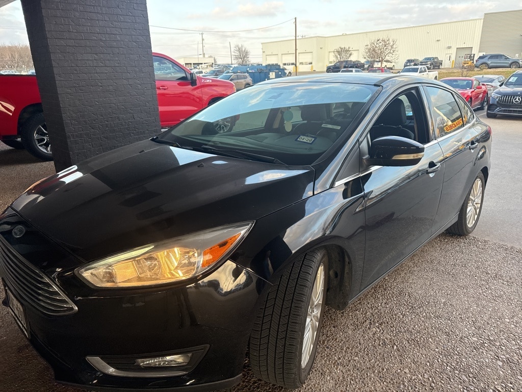 2018 Ford Focus Titanium's photo