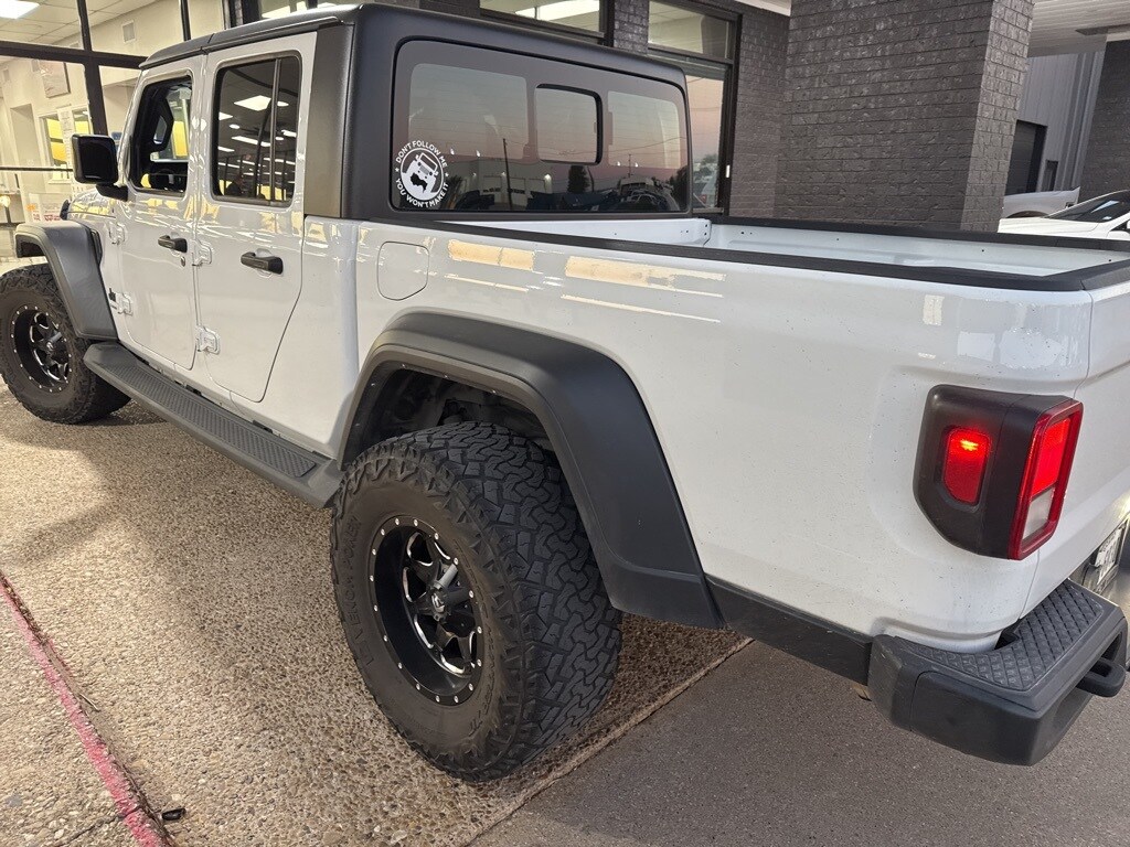 2023 Jeep Gladiator Sport photo 2