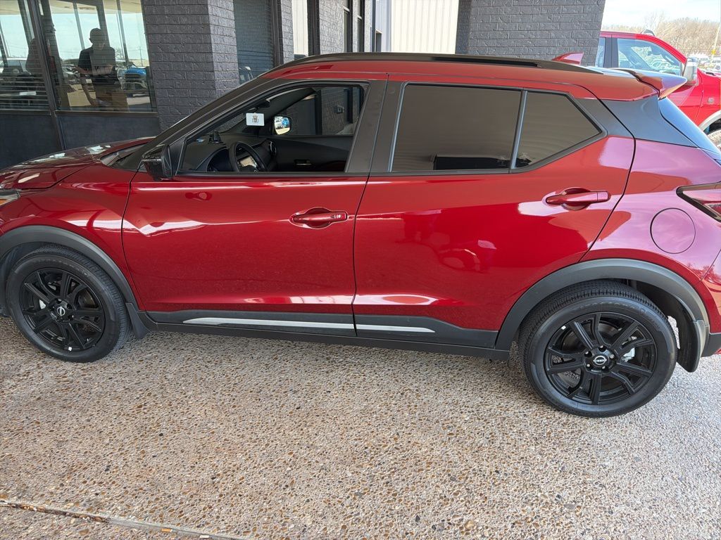 2024 Nissan Kicks SR