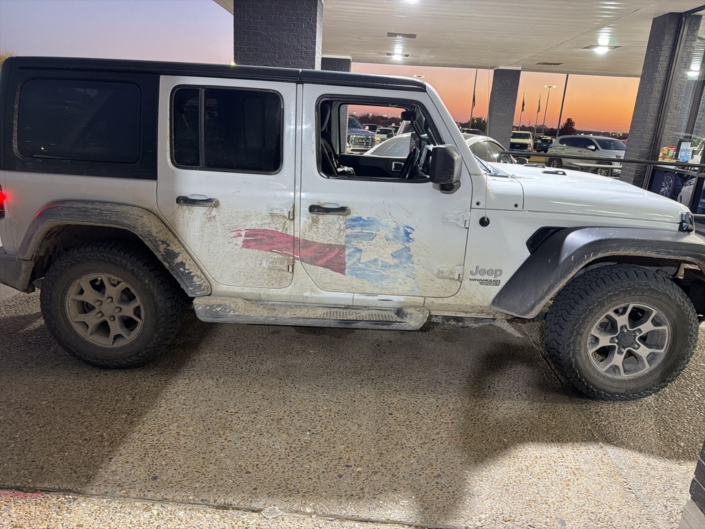 2021 Jeep Wrangler Sport's photo