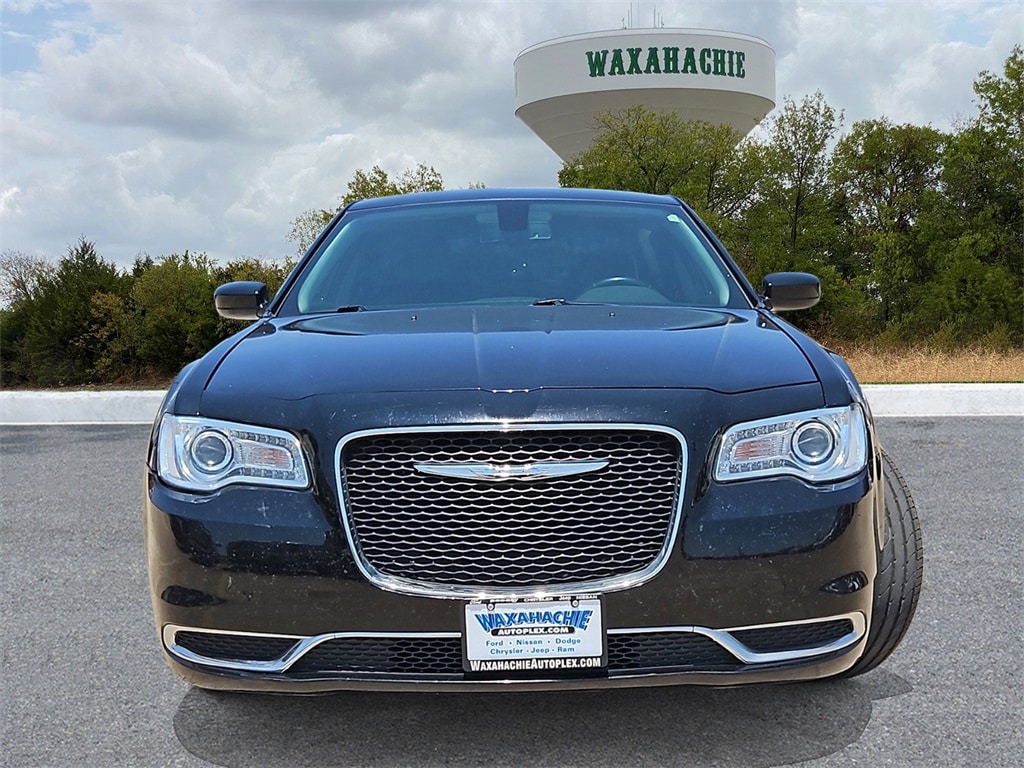 Used 2020 Chrysler 300 Touring with VIN 2C3CCAAG1LH173701 for sale in Waxahachie, TX