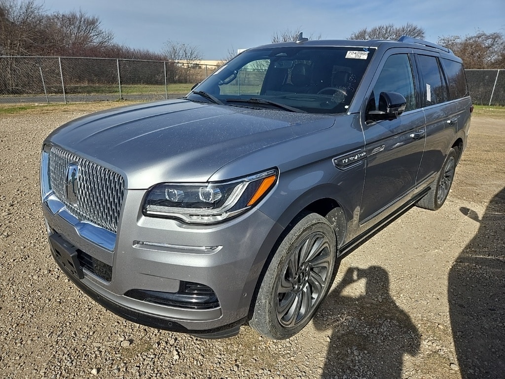2023 Lincoln Navigator Reserve's photo