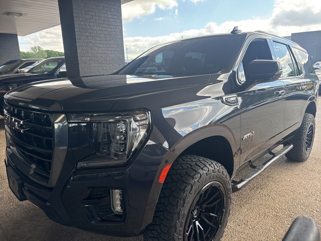 2023 GMC Yukon AT4 4X4's photo