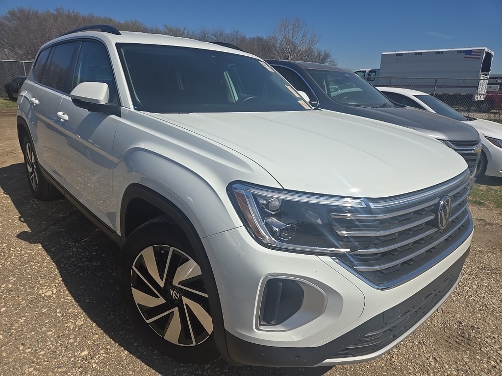 Used 2025 Volkswagen Atlas 2.0T SE w/Technology SUV
