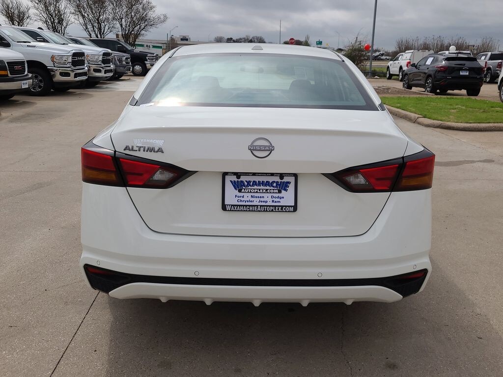 Used 2025 Nissan Altima 2.5 SV Sedan