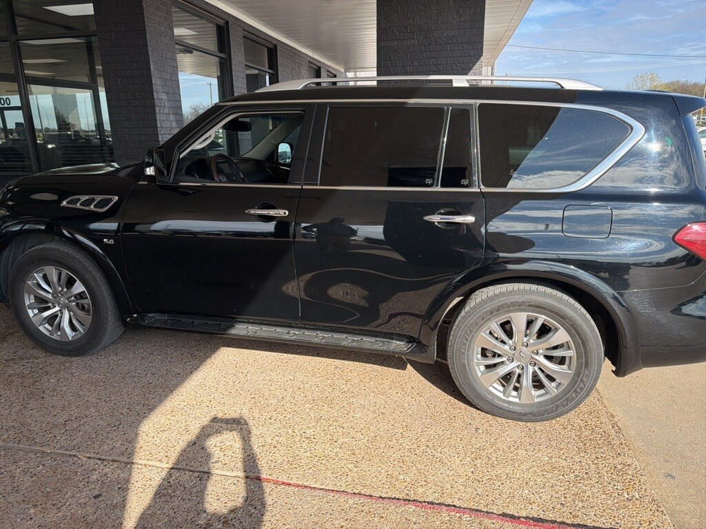 2017 Infiniti QX80 Base photo 2