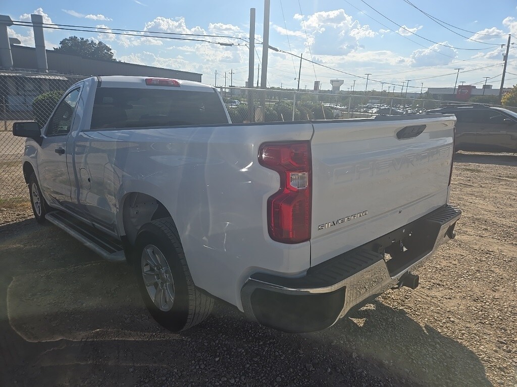 2024 Chevrolet Silverado 1500 photo 2