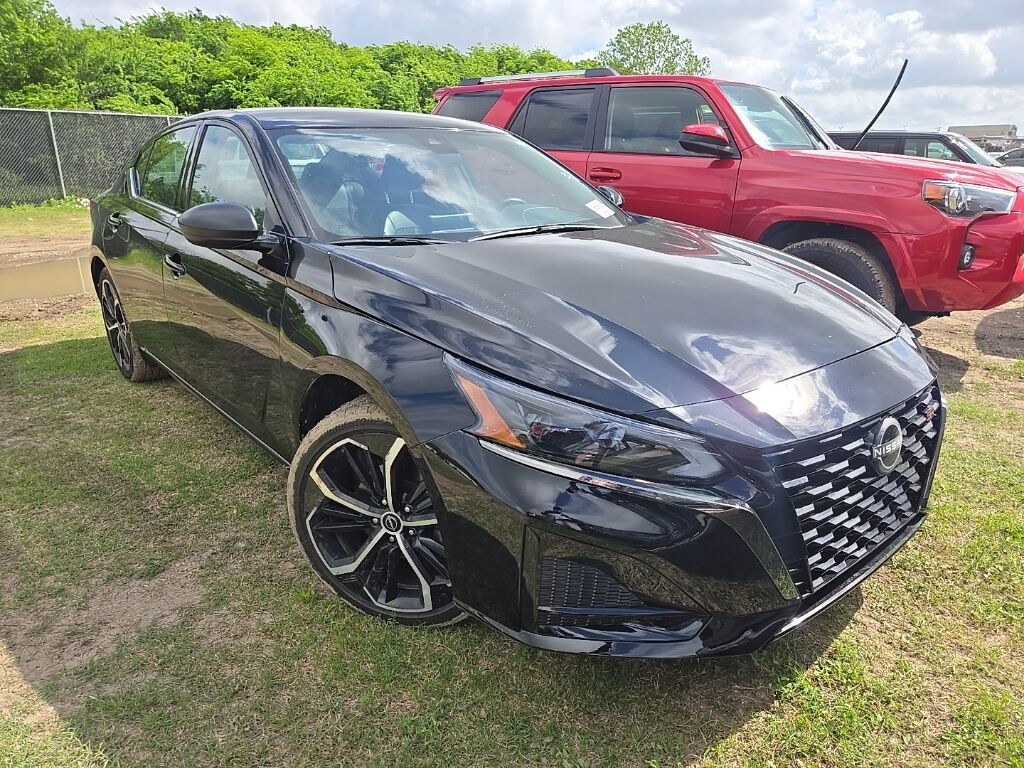 Used 2024 Nissan Altima 2.5 SR Sedan