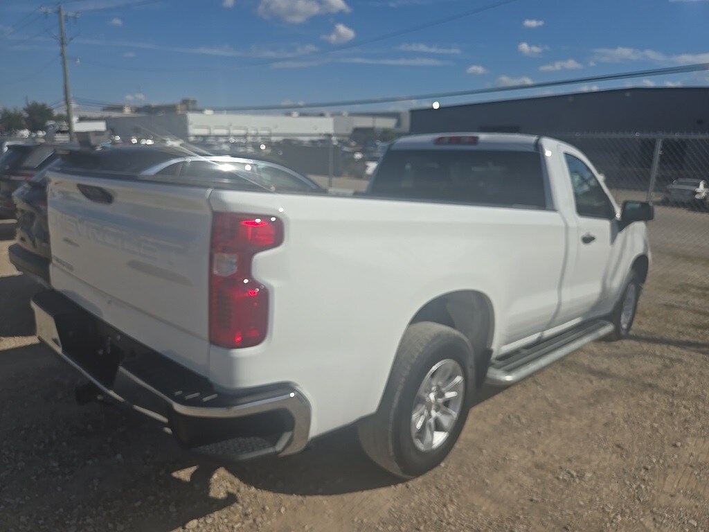 2024 Chevrolet Silverado 1500 photo 3