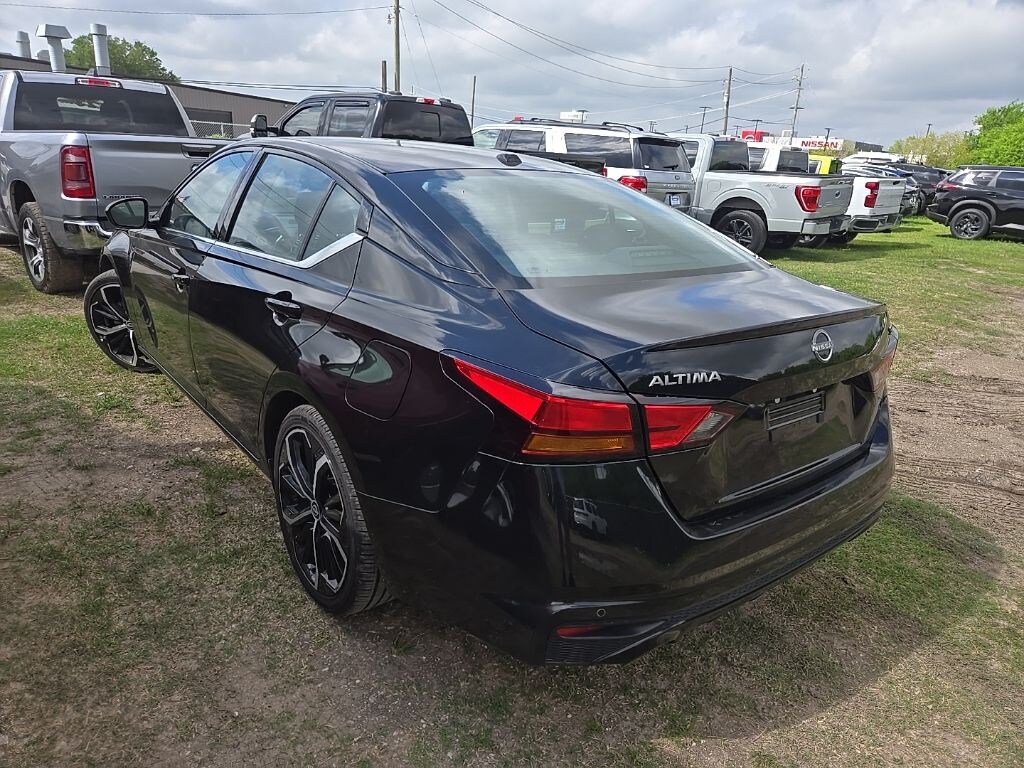 Used 2024 Nissan Altima 2.5 SR Sedan