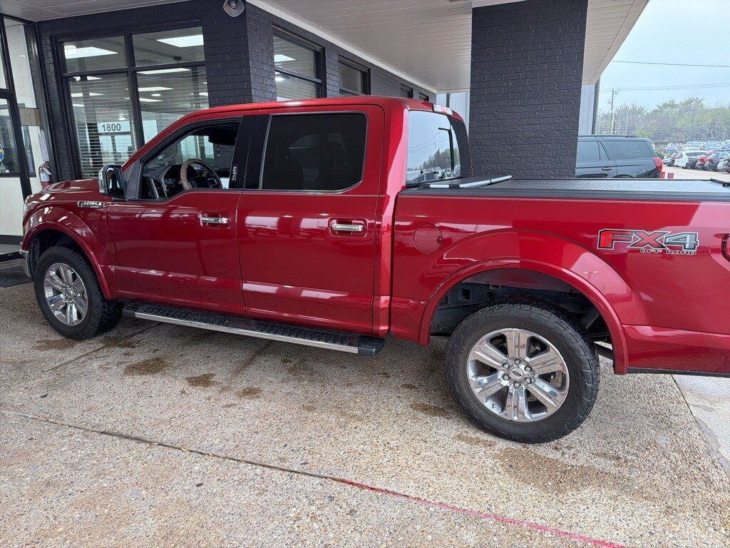 2019 Ford F-150 Lariat photo 2