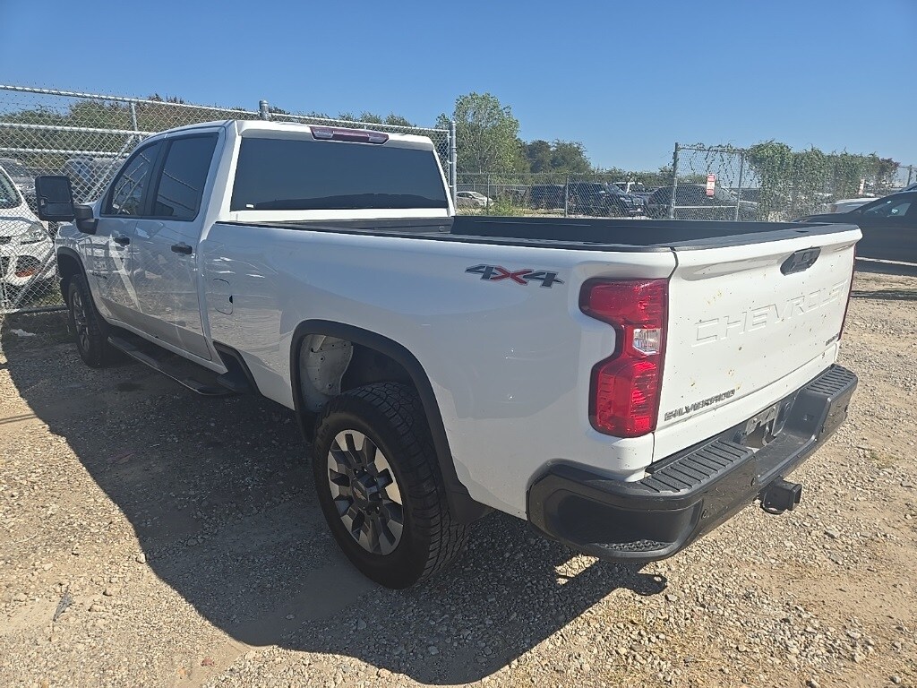 2024 Chevrolet Silverado 2500HD Custom photo 2