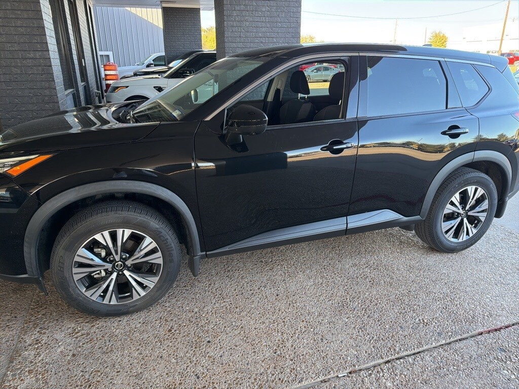 Used 2021 Nissan Rogue SV SUV