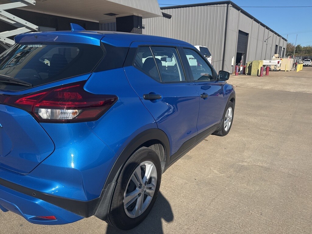 2024 Nissan Kicks S photo 3
