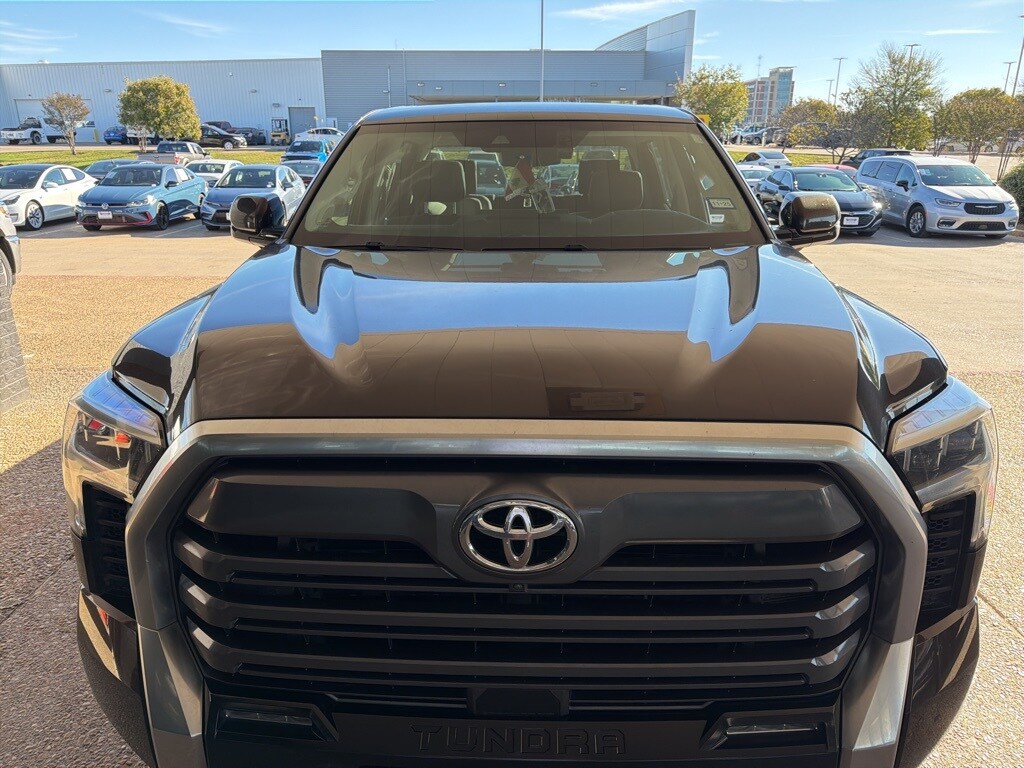 2023 Toyota Tundra Limited photo 2