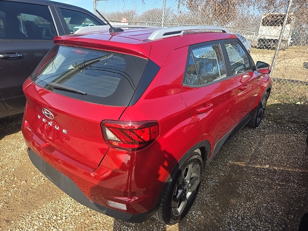 Used 2025 Hyundai Venue SEL SUV
