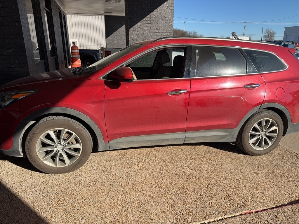 2017 Hyundai Santa Fe SE's photo