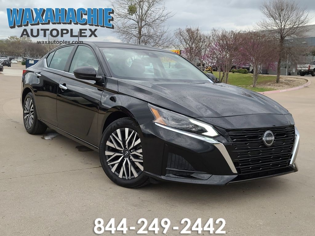 Used 2025 Nissan Altima 2.5 SV Sedan