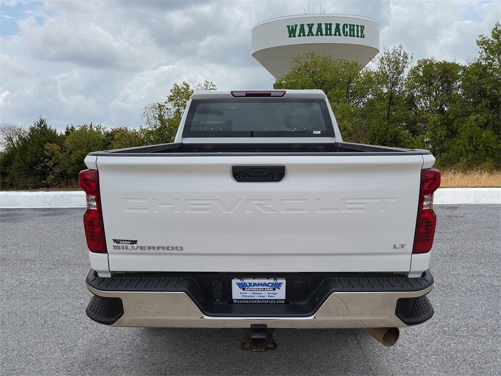 2024 Chevrolet Silverado 2500HD LT photo 2