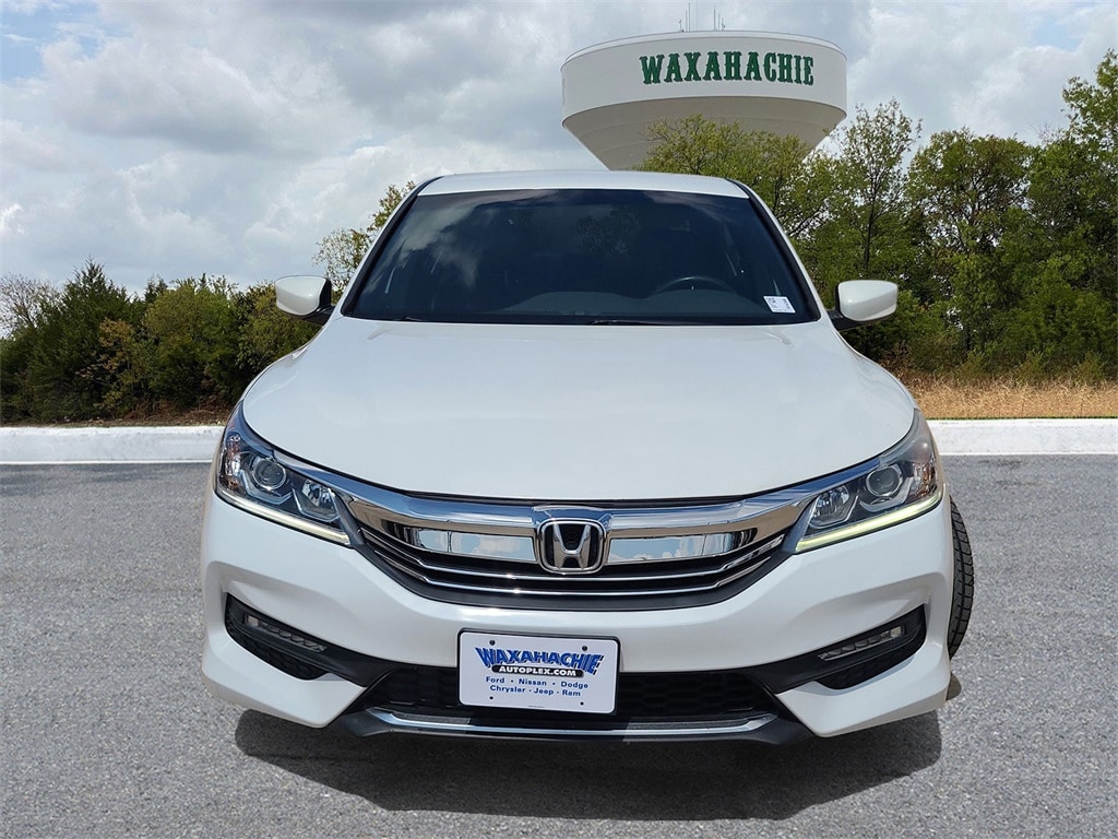 Used 2017 Honda Accord Sport with VIN 1HGCR2F52HA066848 for sale in Waxahachie, TX