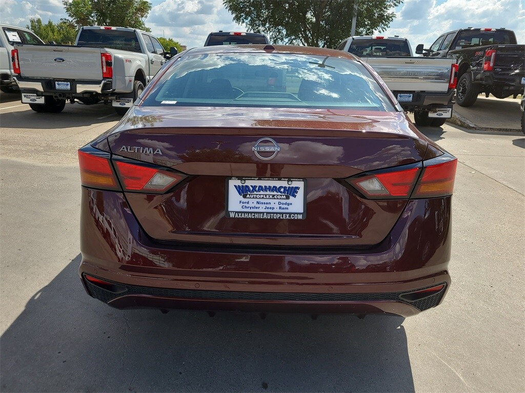 2025 Nissan Altima 2.5 SV photo 4