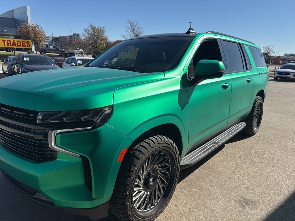 2023 Chevrolet Suburban RST's photo