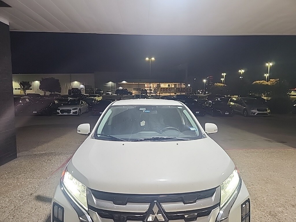 2021 Mitsubishi Outlander Sport SE photo 2