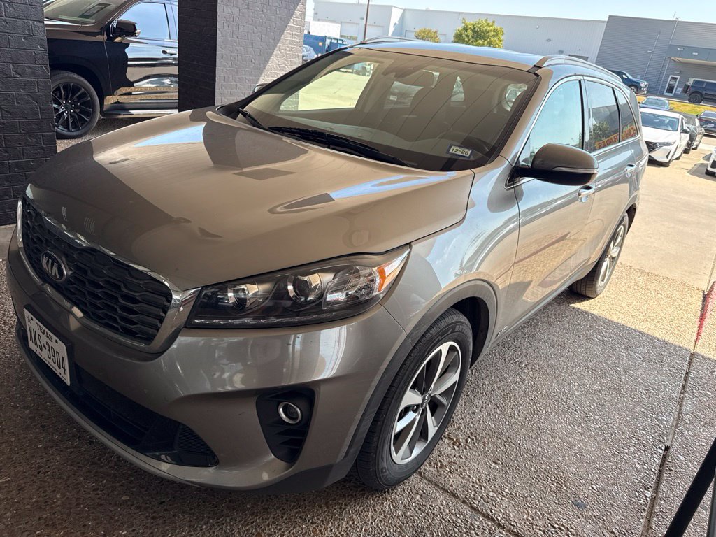 Used 2019 Kia Sorento EX with VIN 5XYPHDA5XKG474950 for sale in Waxahachie, TX