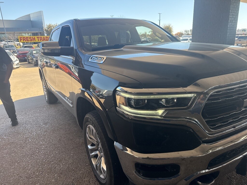 2022 Ram 1500 Limited photo 2