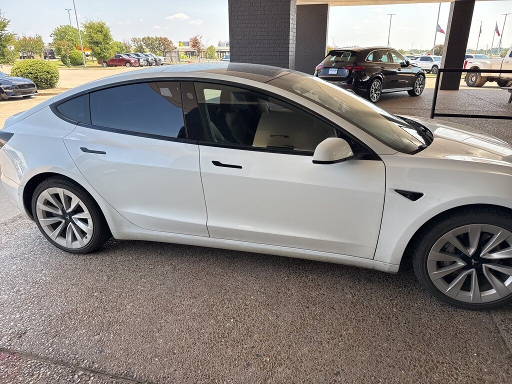 2021 Tesla Model 3 Standard Range Plus photo 3