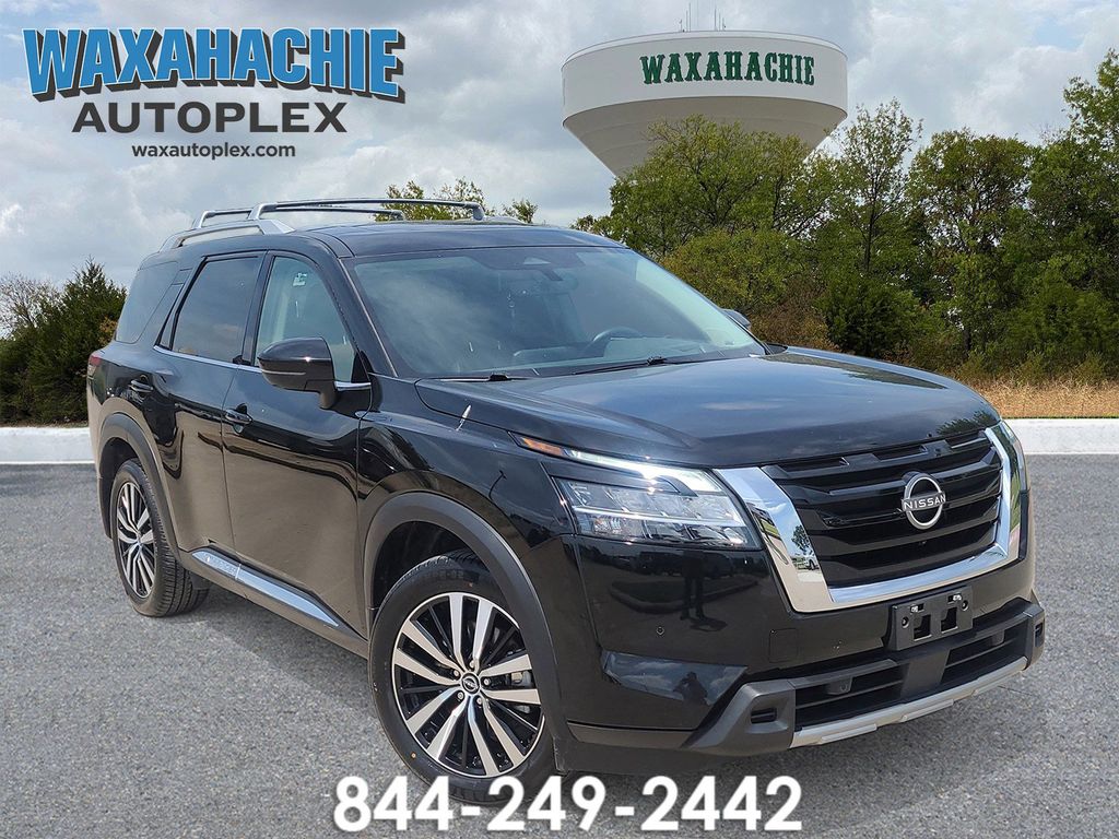2024 Nissan Pathfinder Platinum 2WD's photo