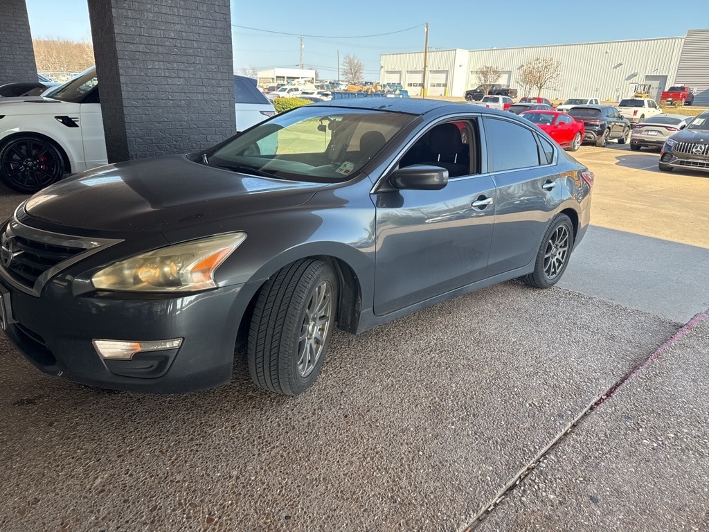 2013 Nissan Altima Sedan SV's photo