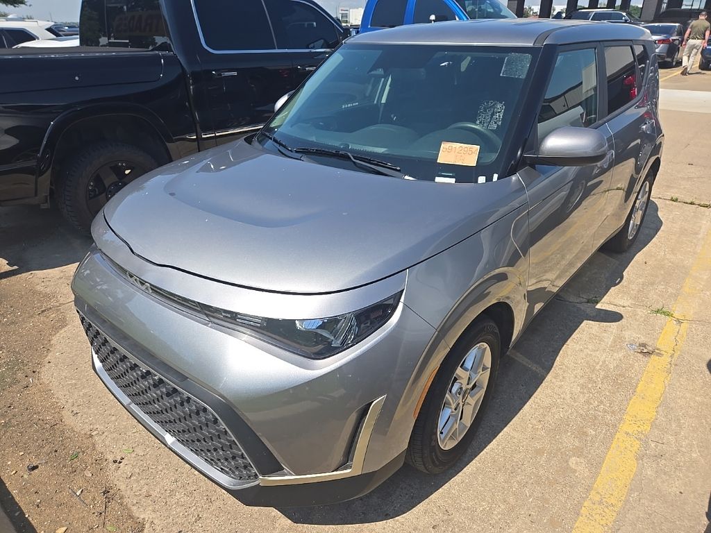 2025 Kia Soul 2.0L LX IVT's photo