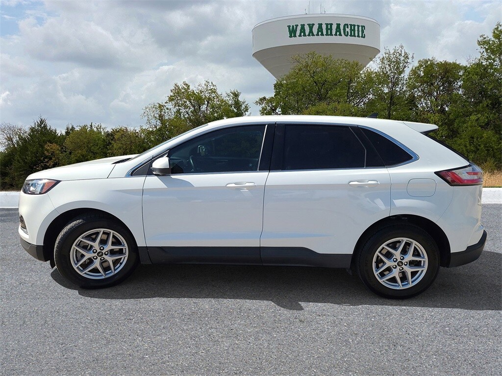 2023 Ford Edge SEL photo 3