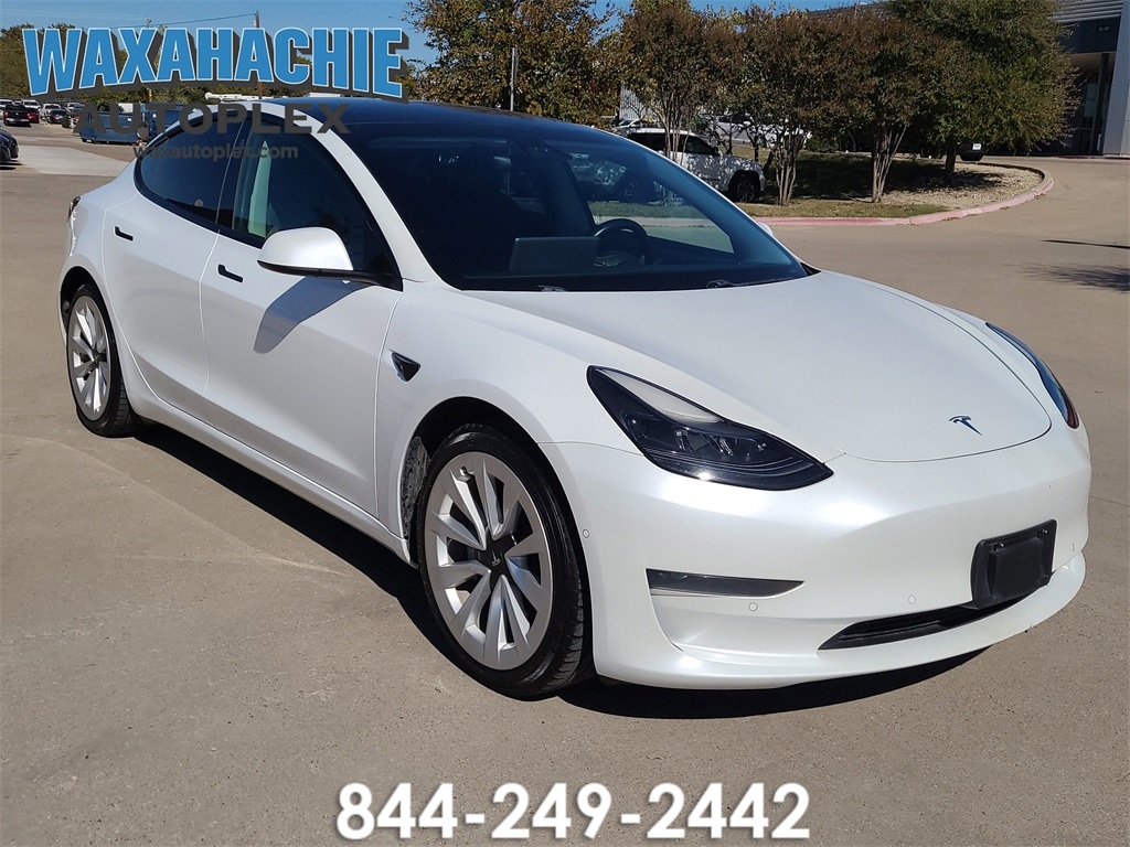 2021 Tesla Model 3 Base's photo