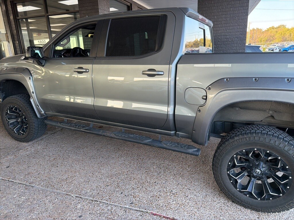 2020 Chevrolet Silverado 1500 RST photo 2
