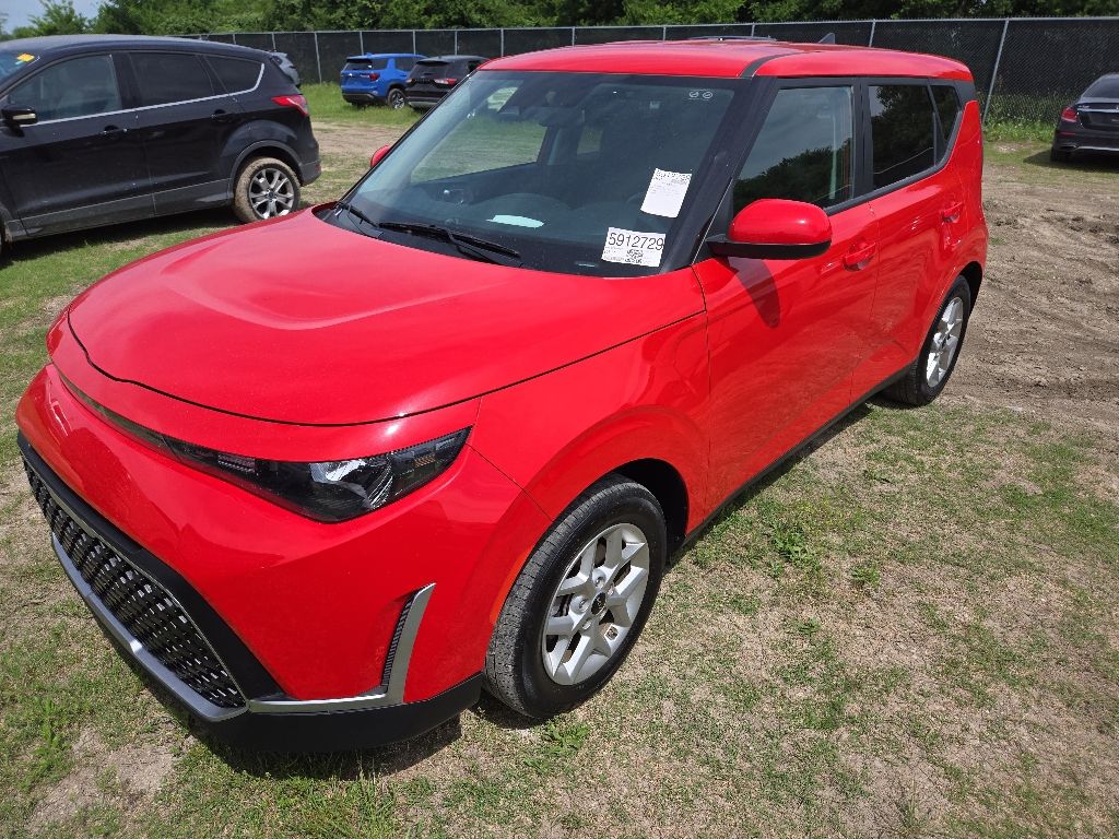 2025 Kia Soul 2.0L LX IVT's photo