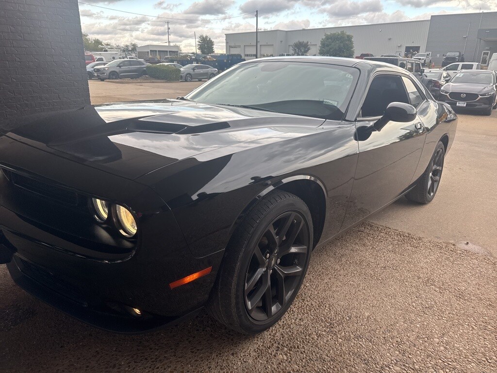 Used 2022 Dodge Challenger SXT Coupe
