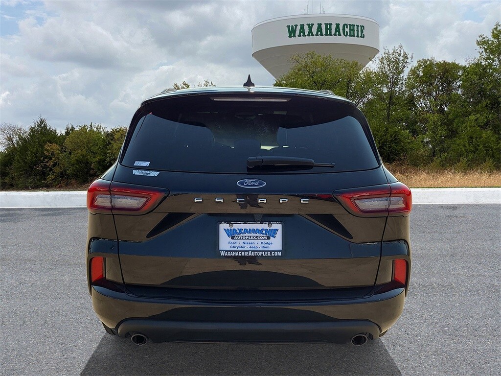 2024 Ford Escape ST-Line photo 4