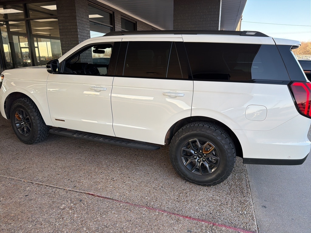 2025 Ford Expedition Tremor's photo