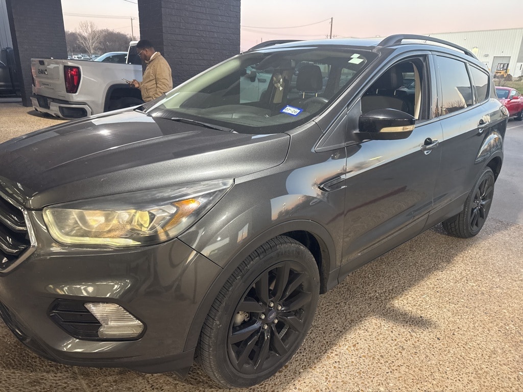 2017 Ford Escape Titanium's photo