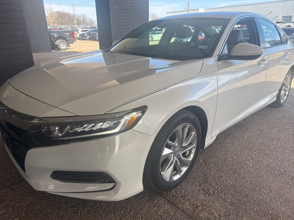 2019 Honda Accord LX's photo