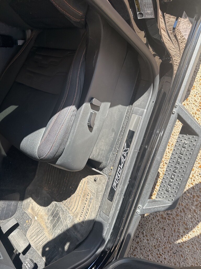 2023 Nissan Frontier PRO-4X photo 4
