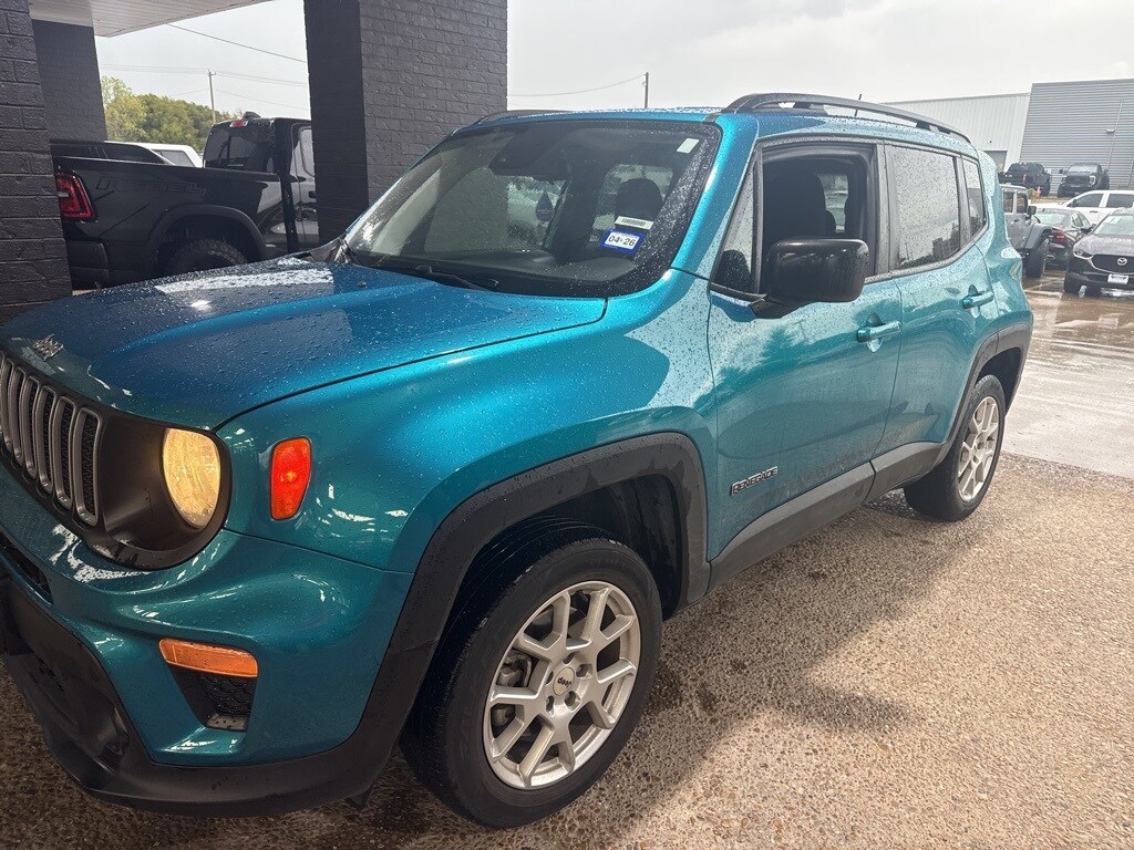Used 2022 Jeep Renegade Latitude SUV