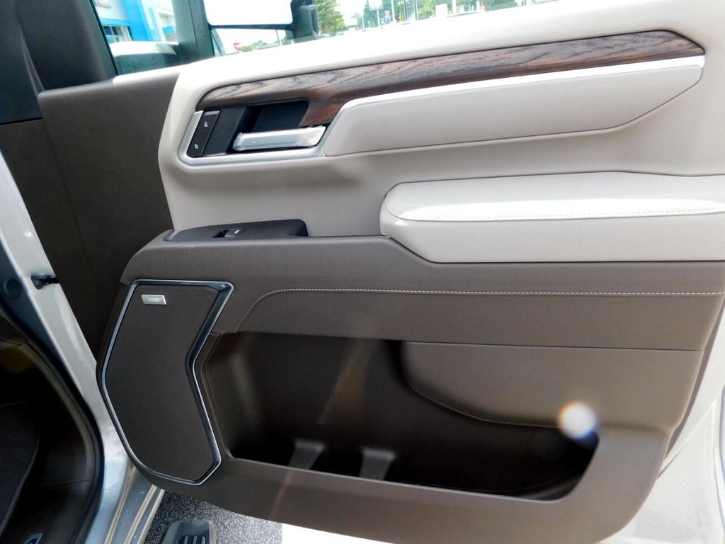 2025 GMC Sierra 2500HD SLT - Photo 24